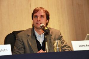 jaime bellolio microfono