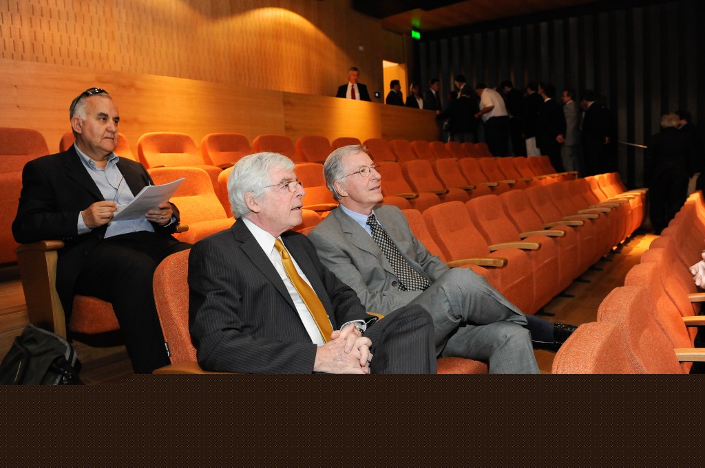 InauSedLyD-PVH-VRC-26